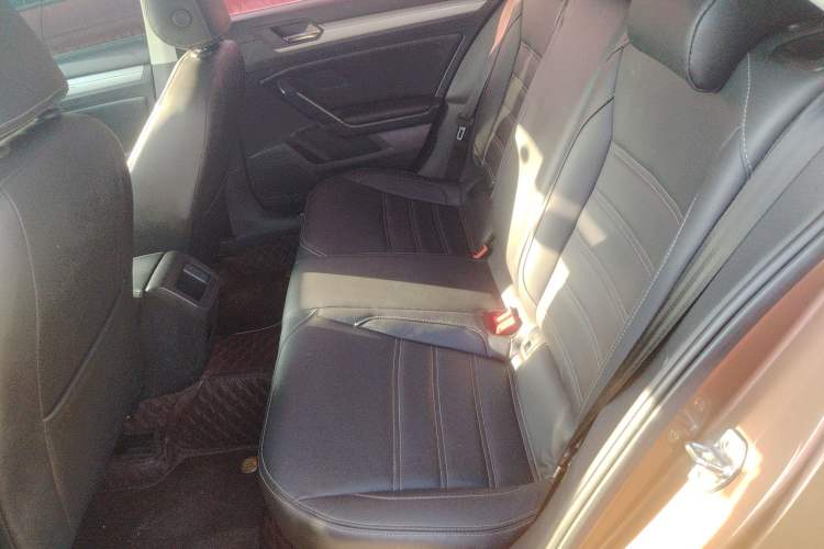 Used Volkswagen Lamando 2017 230TSI DSG Fashion Edition
