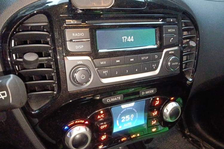 Used Infiniti ESQ 2014 1.6L Spontaneous Edition