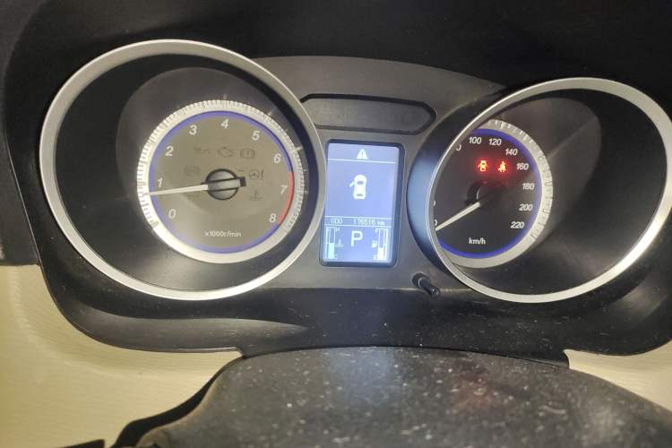 Used Soueast V5 Lingzhi 2012 1.5L CVT Flagship Edition