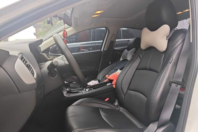 Used Mazda 3 Axela 2017 Sedan 1.5L Automatic Luxury Model Emission Standard China V Left Front Seat