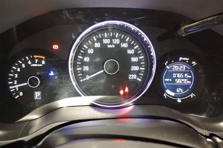 Used Honda Vezel 2017 1.5L CVT 2WD Comfort Model Odometer Close Up