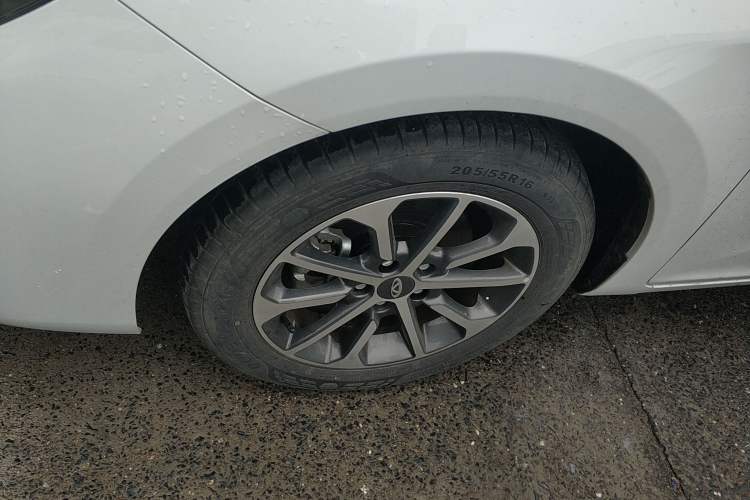 Used Chery Arrizo 5 2024 Edition People's Benefit Version 1.5L CVT Fashion Model Left Front Wheel Hub