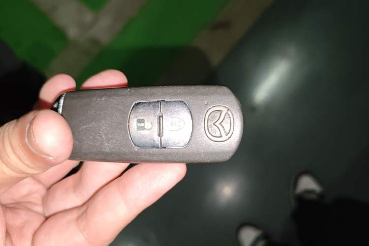 Used Mazda 3 Axela 2017 Hatchback 2.0L Automatic Luxury Model Emission Standard China V Vehicle Key