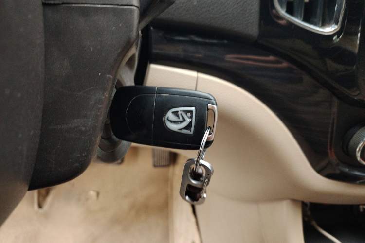 Used Baojun 730 2014 1.5L manual Comfort version 7 seats