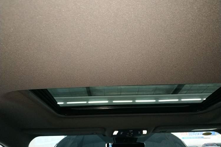 Used Toyota Granvia 2026 Model 2.5L Hybrid Prestige PLUS Edition Headliner