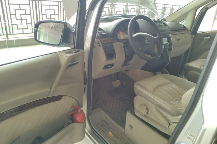 Used Mercedes-Benz Viano 2010 2.5L Luxury Edition Driver Seat