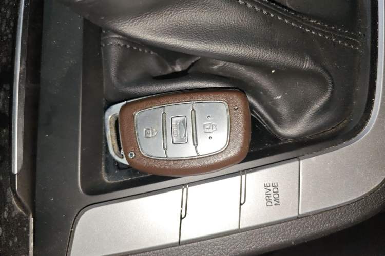 Used Hyundai Elantra (6th Generation / Lingdong) 2016 1.6L Automatic ZhiXuan – Elite Version Vehicle Key