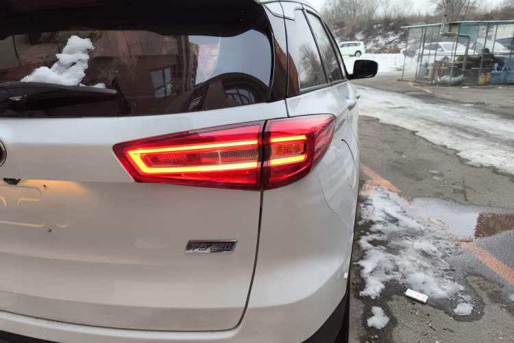 Used FAW Senya R9 2018 1.2T Automatic Luxury Smart Edition
