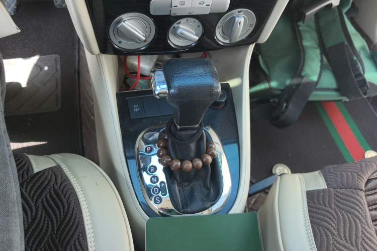 Used Volkswagen Lavida 2008 1.6L Automatic Prestige Edition Gear Lever