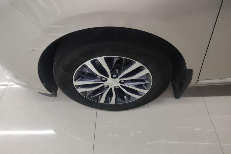 Used Buick GL8 2022 ES Landtrek 653T Luxury Edition