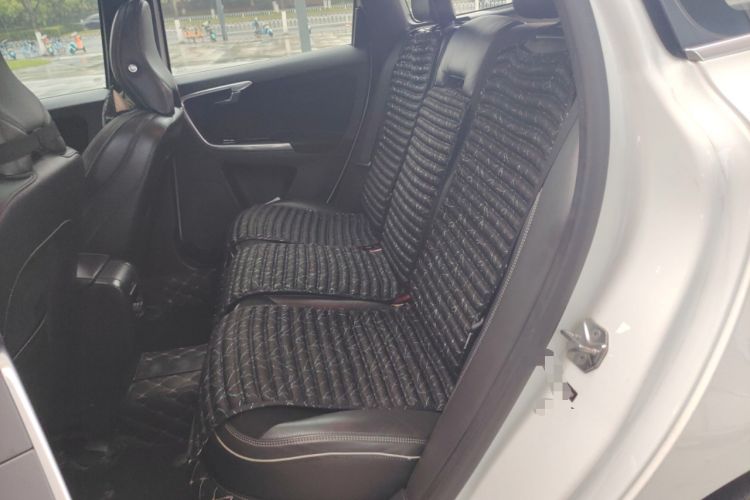 Used Volvo XC60 2017 T5 AWD Personalized Sport Upgrade Edition
