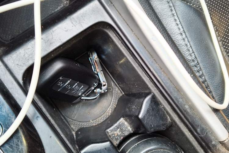 Used Hyundai Sonata 2013 2.0L Automatic Luxury Edition Vehicle Key