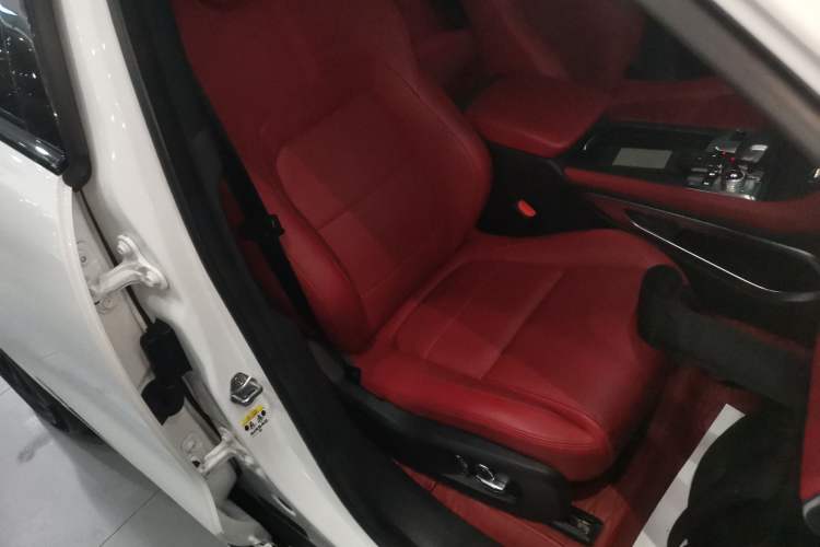 Used Jaguar F-PACE 2022 P250 R-Dynamic BLACK
