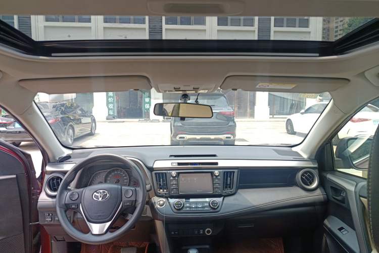 Used Toyota RAV4 2016 2.0L CVT Two-Wheel Drive Fashion Edition China V Standard Headliner