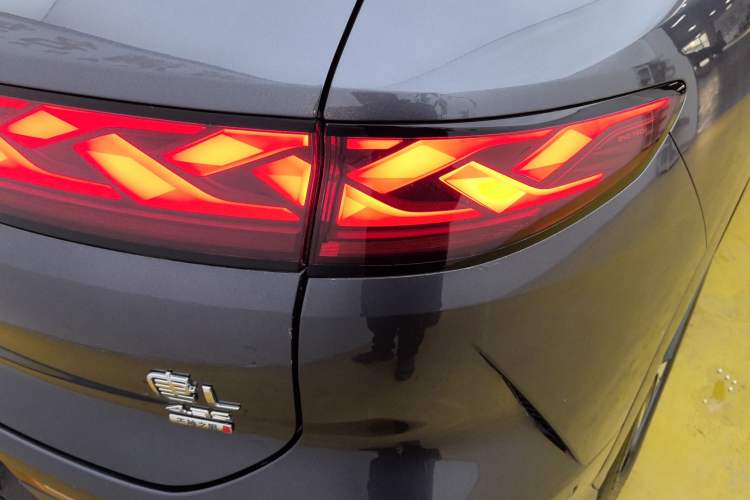 Used BYD Tang L 2025 DM 200KM Four-Wheel Drive LiDAR Flagship Model