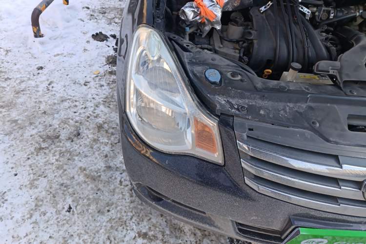 Used Nissan Sylphy 2016 Classic 1.6XE Manual Comfort Edition Right Front Headlight