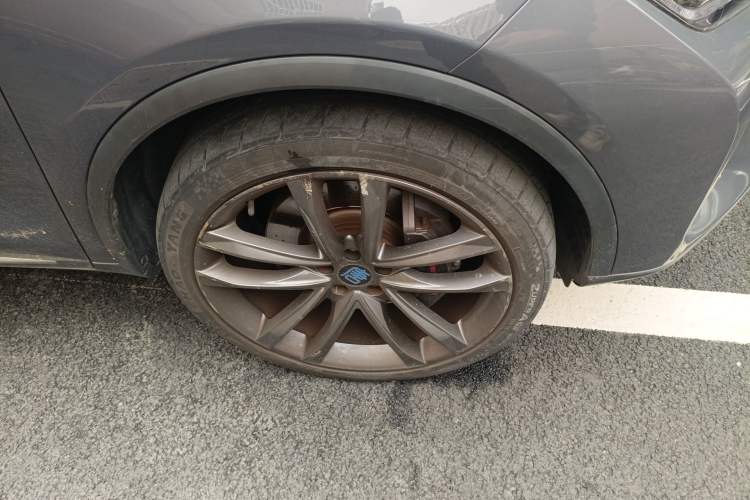 Used BYD Tang New Energy 2018 DM 2.0T All-Wheel Drive Smart Connect Elite 7-Seater China V Emission Standard
