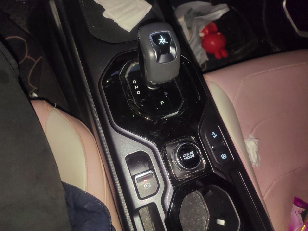 Geely Auto icon 2023 1.5TD Chocolate Smoothie Edition — снимка 14
