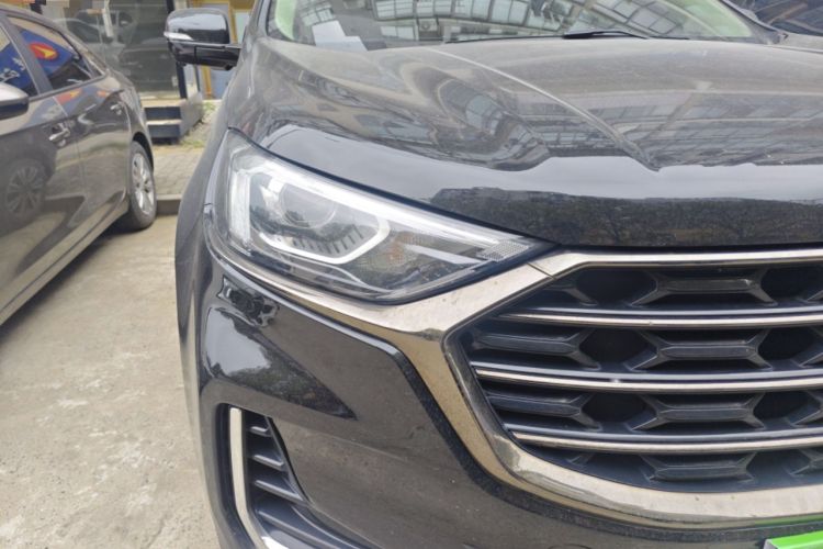 Used Ford Edge 2021 PLUS EcoBoost 245 Two-Wheel-Drive Platinum Edition 5 Seats Right Front Headlight