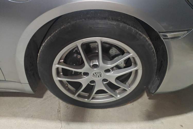 Used Porsche 718 2018 Cayman 2.0T Right Front Wheel Hub