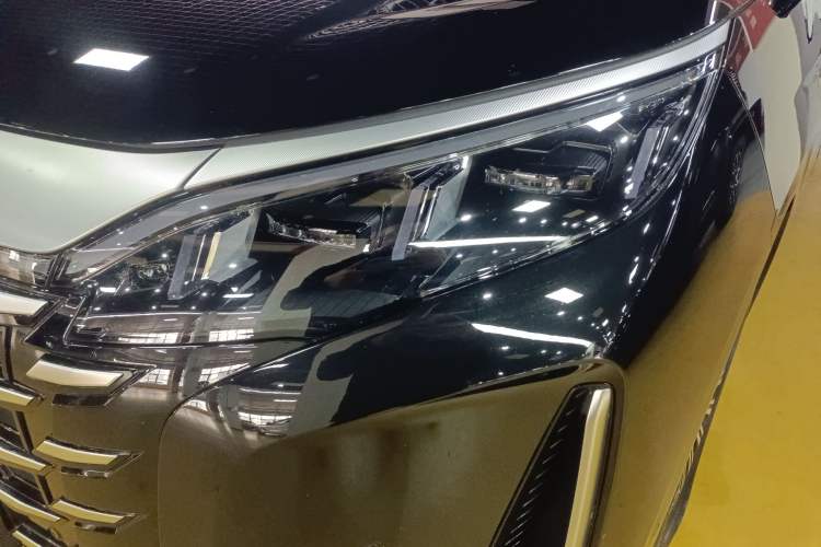 Used BYD Xia 2025 DM-i 1.5T 180km Beyond Edition
