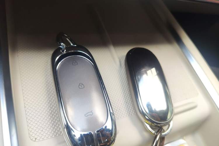 Used Li Auto L8 2023 Pro Model Interior 1