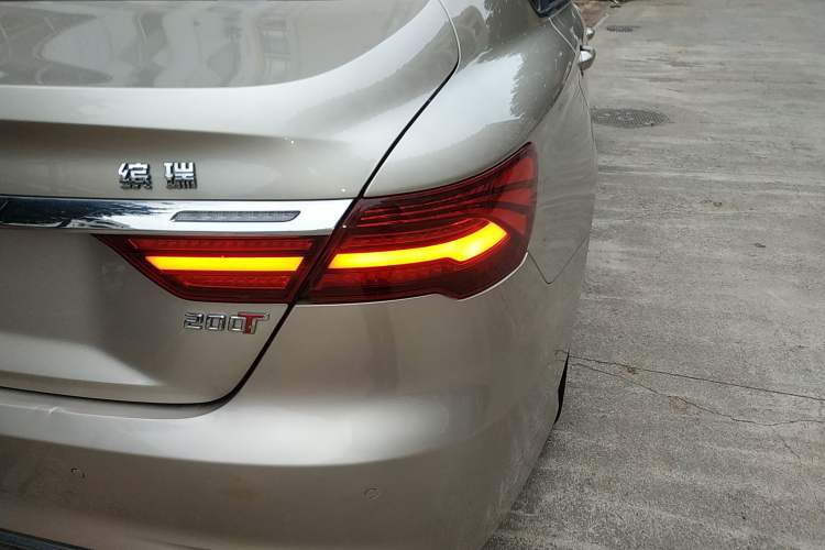 Used Geely Auto Binray 2019 200T Manual Binchi Edition
