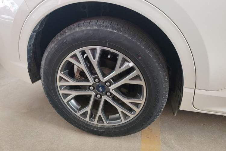 Used Ford Escape 2020 EcoBoost 245 Four-Wheel Drive Luxury Edition
