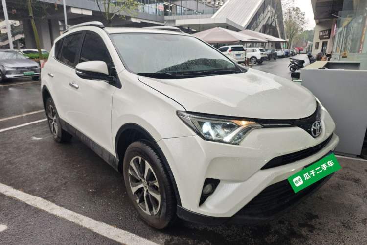 Used Toyota RAV4 2016 2.0L CVT Two-Wheel Drive Fashion Edition China V Standard
