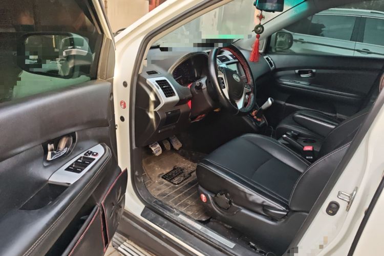 Used BYD S6 2014 2.0L Manual Luxury 5-Seater Driver Seat