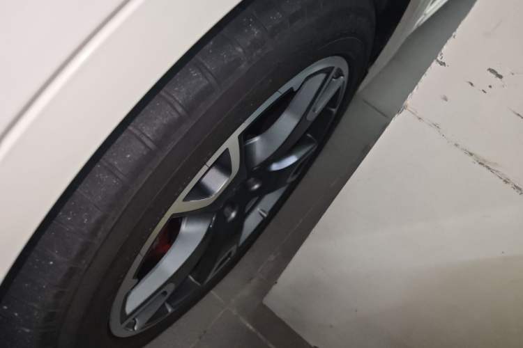 Used Maserati Levante 2016 3.0T Standard Edition Left Front Wheel Hub