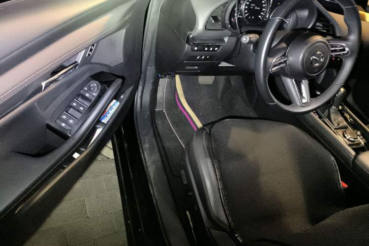 Used Mazda 3 Axela 2023 2.0L Automatic ZhiZhen Edition Driver Seat