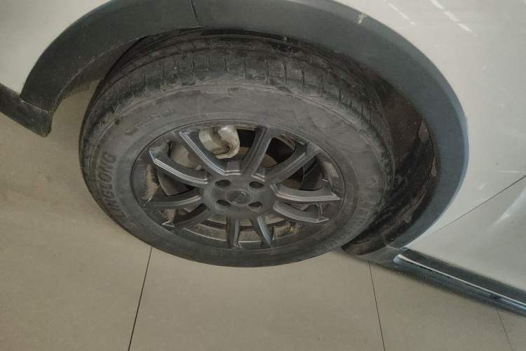 Used Geely Auto Vision X3 2021 PRO 1.5L CVT Deluxe Model Left Front Wheel Hub