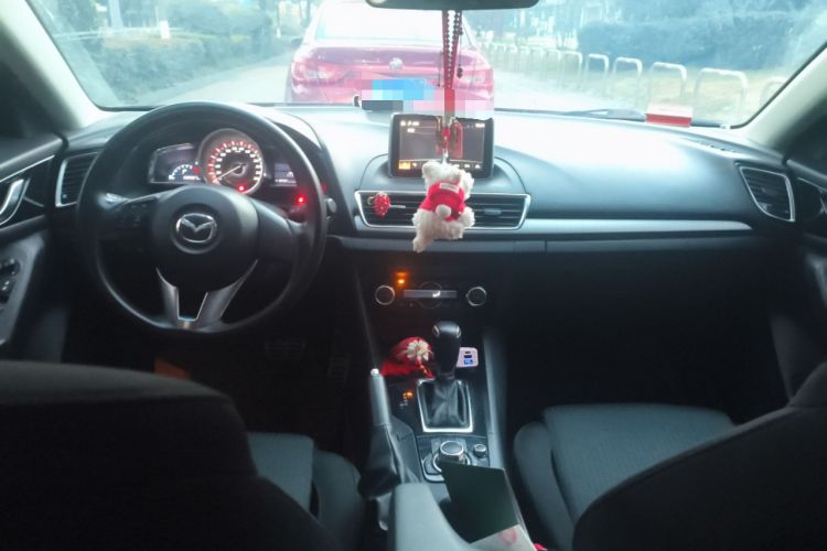 Used Mazda 3 Axela 2016 Sedan 1.5L Automatic Luxury Model