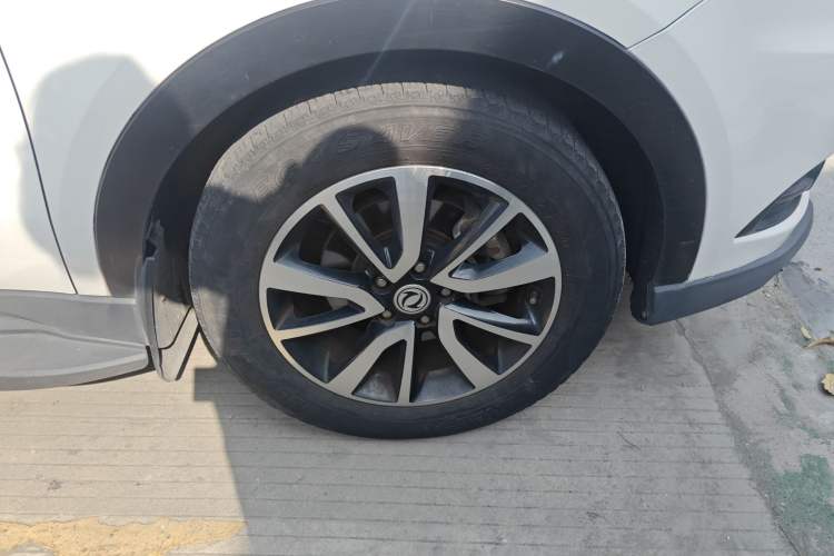 Used Dongfeng Fengon 580 2017 Revised Version 1.5T CVT Luxury Edition Right Front Wheel Hub