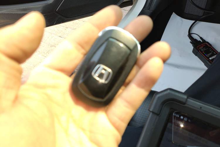 Used Honda Civic 2023 240TURBO CVT Dynamic Control · C-Position Guest Special Edition Vehicle Key