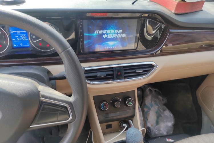 Used CHANGAN KUAYUE Xing V5 
