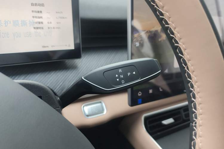 Used Chery Tiggo 8 L 2025 Model 2.0T Two-Wheel Drive Changhong Edition—5 Seaters