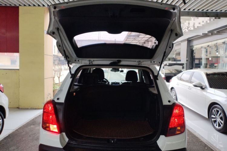 Used Chevrolet Trax 2016 1.4T Automatic Two-Wheel Drive Comfort Version with Sunroof Trunk