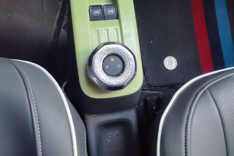 Used Geely Galaxy Panda 2024 Panda Mini 200km Endurance Bear
