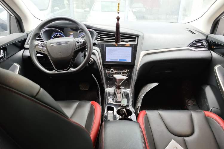 Used Venucia D60 2019 1.6L XL CVT Smart Connect Elite Edition
