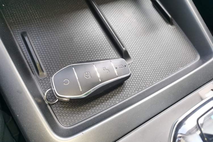 Used BYD Qin PLUS 2025 DM-i Smart Drive 55KM Leading Model Vehicle Key