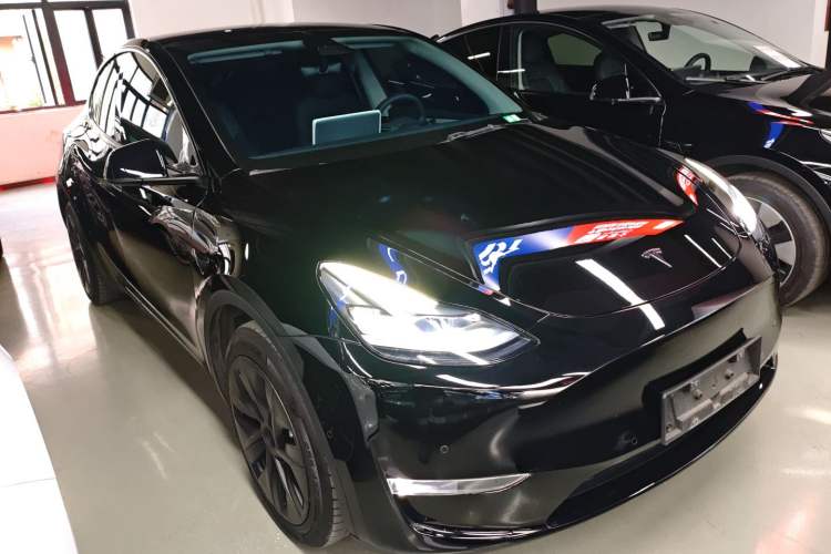 Used Tesla Model Y 2023 Long-Range All-Wheel-Drive Version