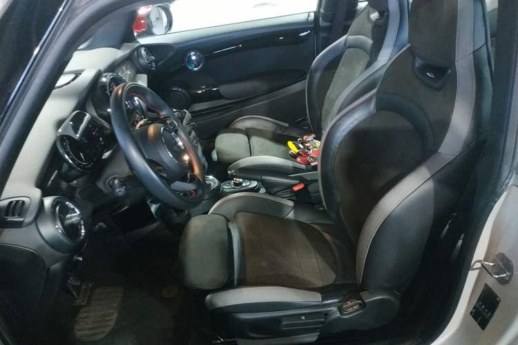 Used MINI JCW 2021 2.0T JOHN COOPER WORKS