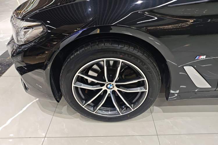 Used BMW 5 Series 2022 Second Facelift 525Li M Sport Package