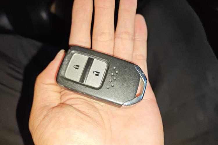 Used Honda CR-V 2015 2.4L four-wheel drive luxury version Vehicle Key