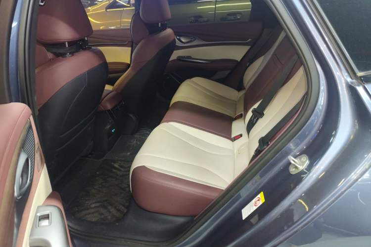 Used BYD Seal 2023 DM-i 1.5T 121km Flagship Model Left Rear Seat