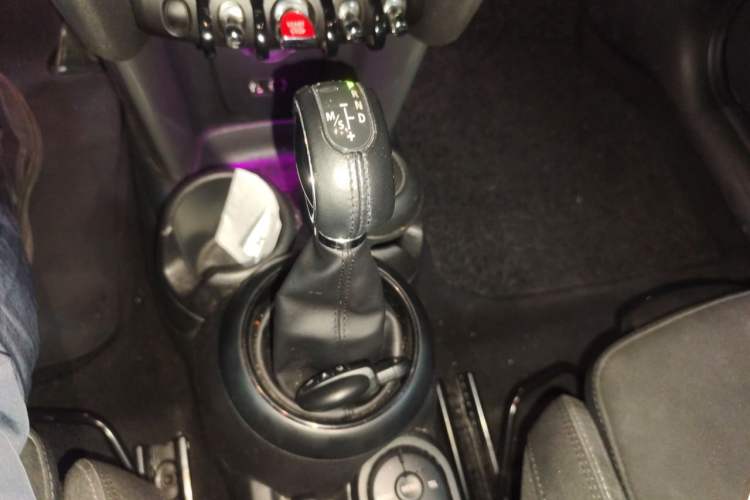 Used MINI 2018 1.5T COOPER Classic Edition Gear Lever