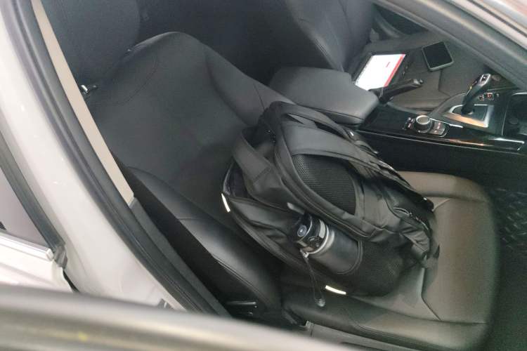 Used BMW 3 Series 2017 320Li Fashion Model Right Front Seat