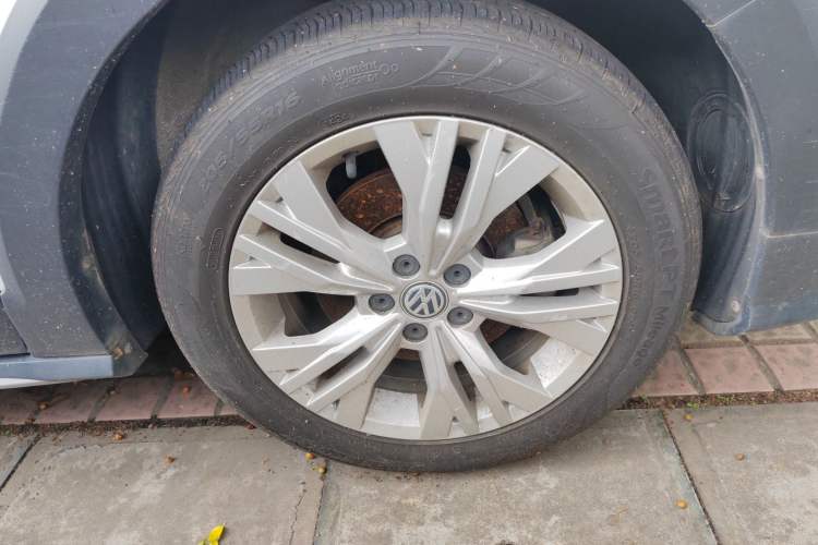 Used Volkswagen C-TREK 2018 1.5L Automatic Comfort Model Right Front Wheel Hub